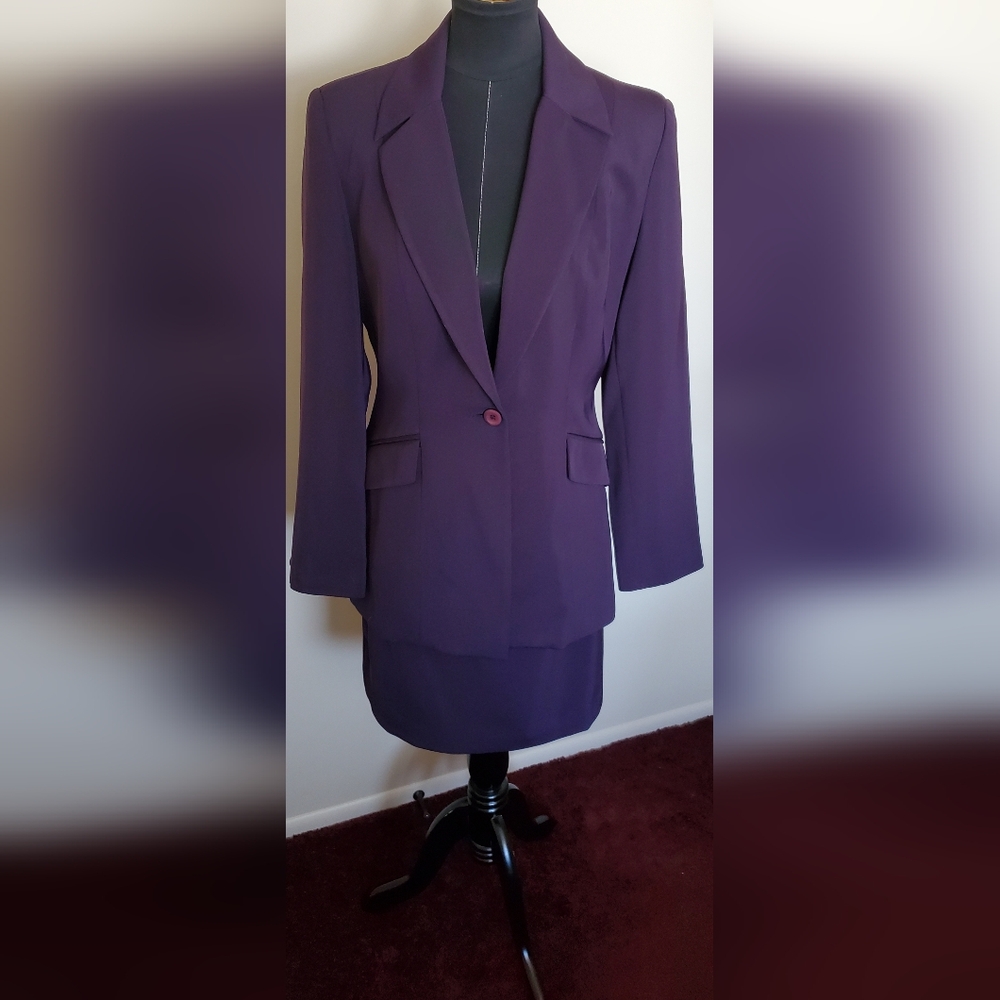 Mix-It Womens Plum 2pc Skirt Suit, Size 8